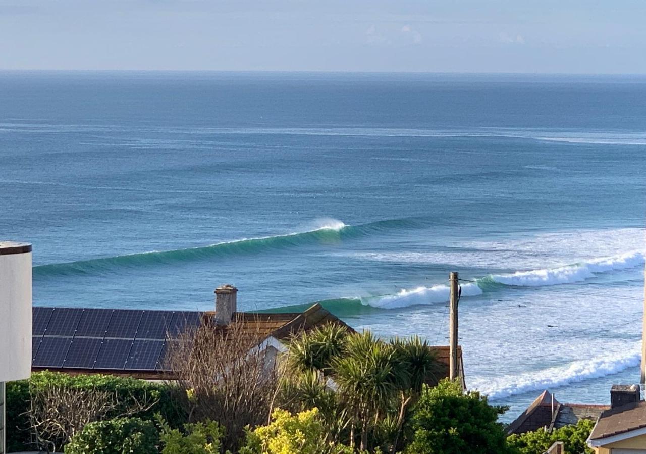 Sea & Coastal Views From Lrg Sun Terrace G Bay Overlooks Fistral Desirable Location Sleeps & Dines 6 Which Includes Sofabed 2 Bathrooms Al Fresco Dining Smart Tv Private Parking 2 Cars Sat-sat Only April-nov Plea Apartment *