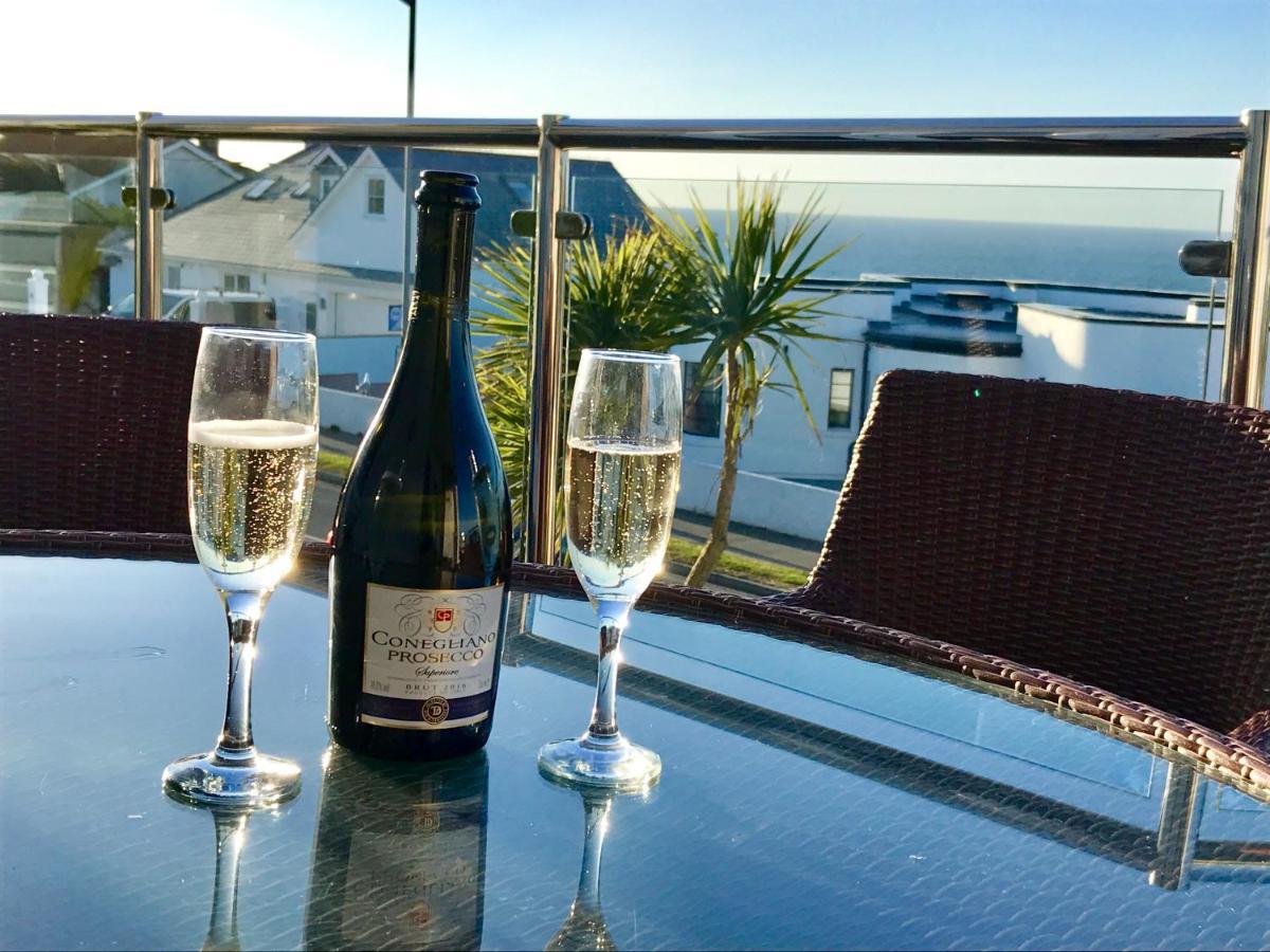 Apartment Sea & Coastal Views From Lrg Sun Terrace G Bay Overlooks Fistral Desirable Location Sleeps & Dines 6 Which Includes Sofabed 2 Bathrooms Al Fresco Dining Smart Tv Private Parking 2 Cars Sat-sat Only April-nov Plea *