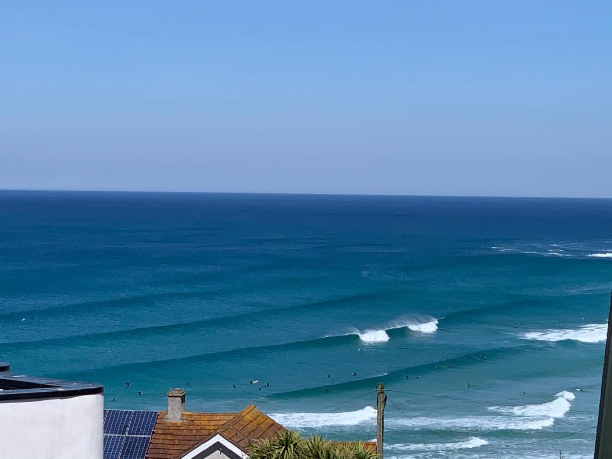 Apartment Sea & Coastal Views From Lrg Sun Terrace G Bay Overlooks Fistral Desirable Location Sleeps & Dines 6 Which Includes Sofabed 2 Bathrooms Al Fresco Dining Smart Tv Private Parking 2 Cars Sat-sat Only April-nov Plea