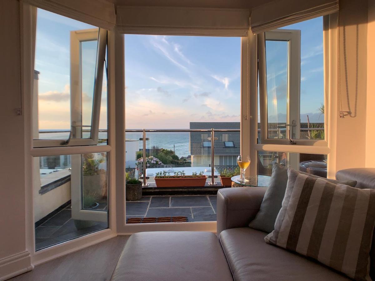 Sea & Coastal Views From Lrg Sun Terrace G Bay Overlooks Fistral Desirable Location Sleeps & Dines 6 Which Includes Sofabed 2 Bathrooms Al Fresco Dining Smart Tv Private Parking 2 Cars Sat-sat Only April-nov Plea Apartment
