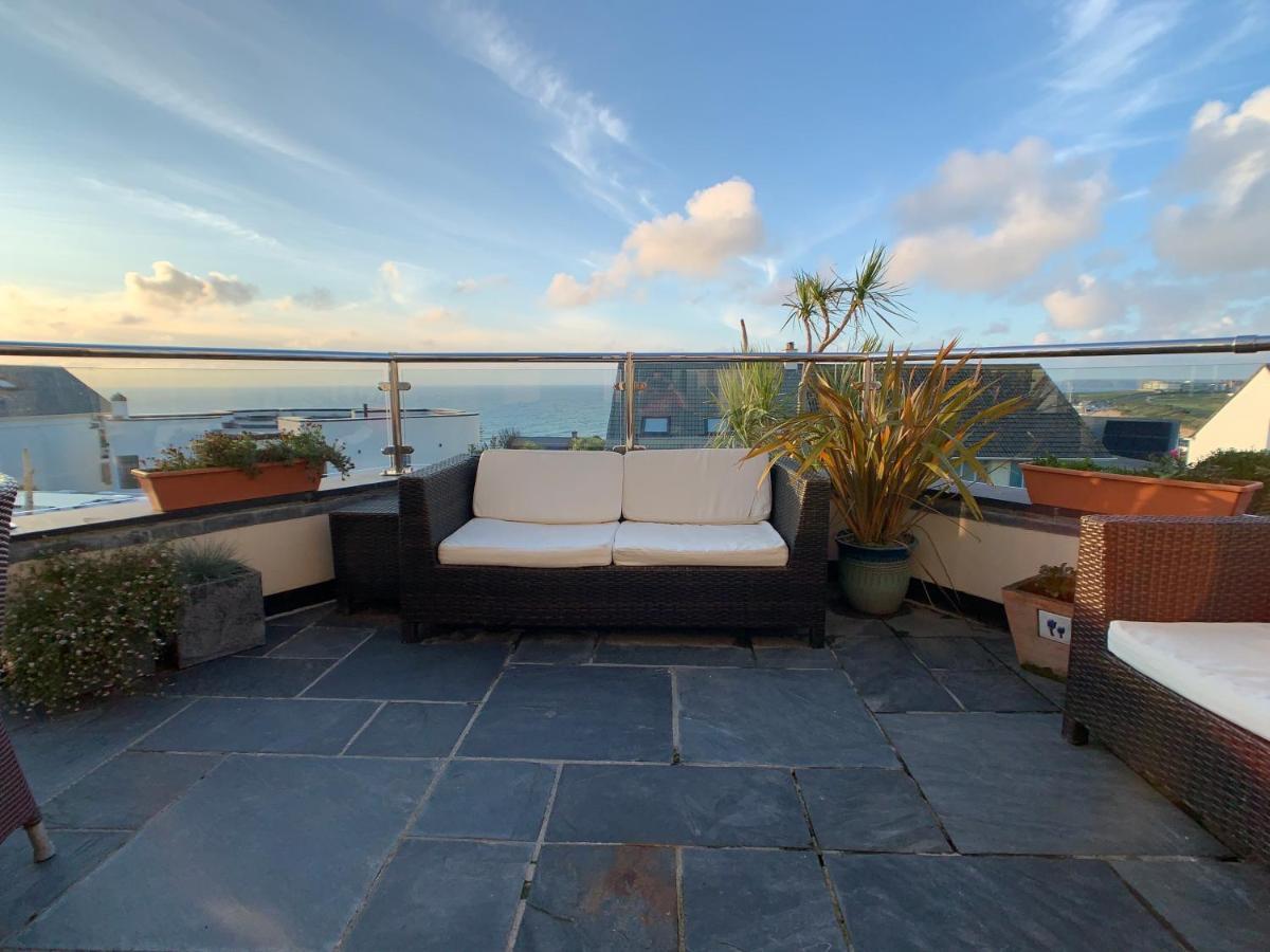 Sea & Coastal Views From Lrg Sun Terrace G Bay Overlooks Fistral Desirable Location Sleeps & Dines 6 Which Includes Sofabed 2 Bathrooms Al Fresco Dining Smart Tv Private Parking 2 Cars Sat-sat Only April-nov Plea *