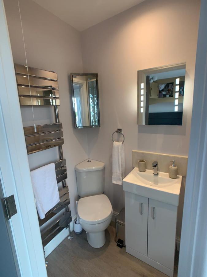 Apartment Sea & Coastal Views From Lrg Sun Terrace G Bay Overlooks Fistral Desirable Location Sleeps & Dines 6 Which Includes Sofabed 2 Bathrooms Al Fresco Dining Smart Tv Private Parking 2 Cars Sat-sat Only April-nov Plea